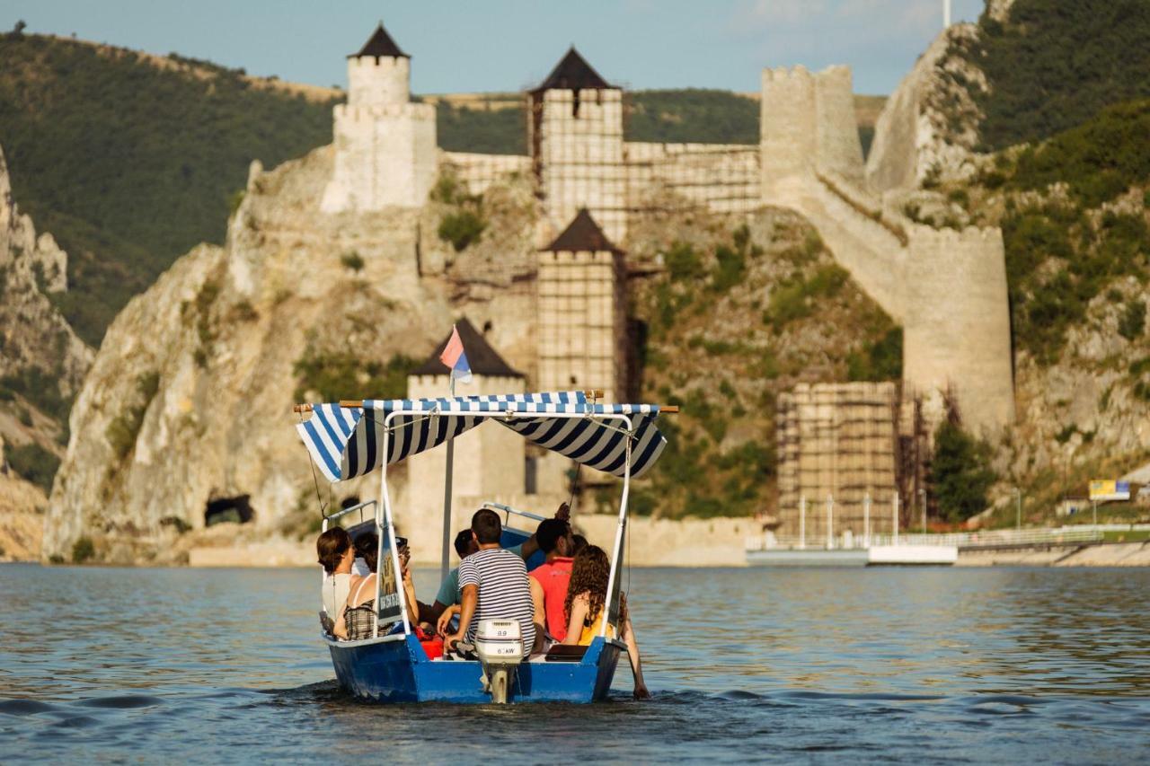 Apartments Barocco Golubac Exterior photo